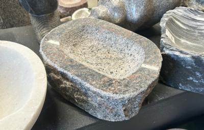 salg af Fuglebad rødlig granit
