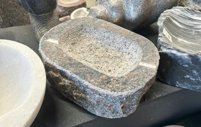 salg af Fuglebad rødlig granit