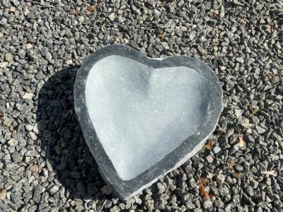 salg af Fuglebad hjerteformet sort granit