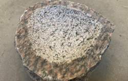 fuglebad poleret kant rød granit