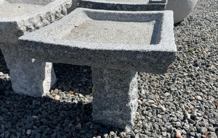 salg af Fuglebad på sokkel 4-kantet lille