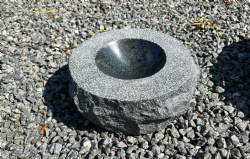 fuglebad sort granit