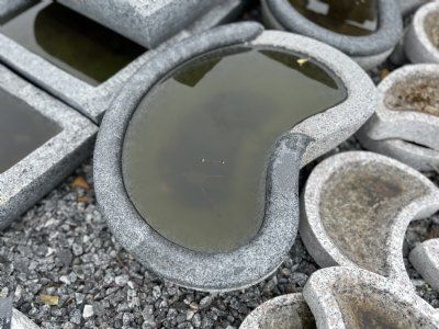 Fuglebad Søren gråsort granit