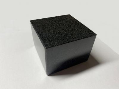 salg af Fuldpoleret sort granit sokkel