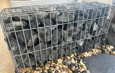 salg af Gabion med sort granit fyld
