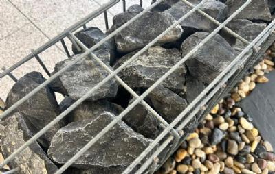 salg af Gabion med sort granit fyld