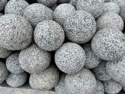 Granit kugle lys grå