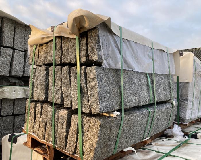 salg af Grå granit kantsten - 30 stk