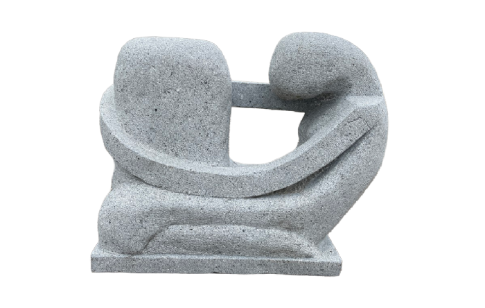 salg af Grå granit skulptur Omfavn