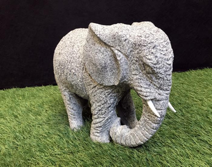 Assassin terrorist Violin Køb Grå Stenelefant Granit elefant med hvide marmor stødtænder -  Mellemstore sten figurer