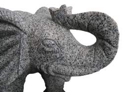 Elefant udformet i grå granit længde 80 cm.