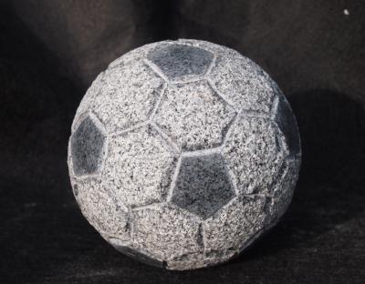 salg af Fodbold i gråsort granit