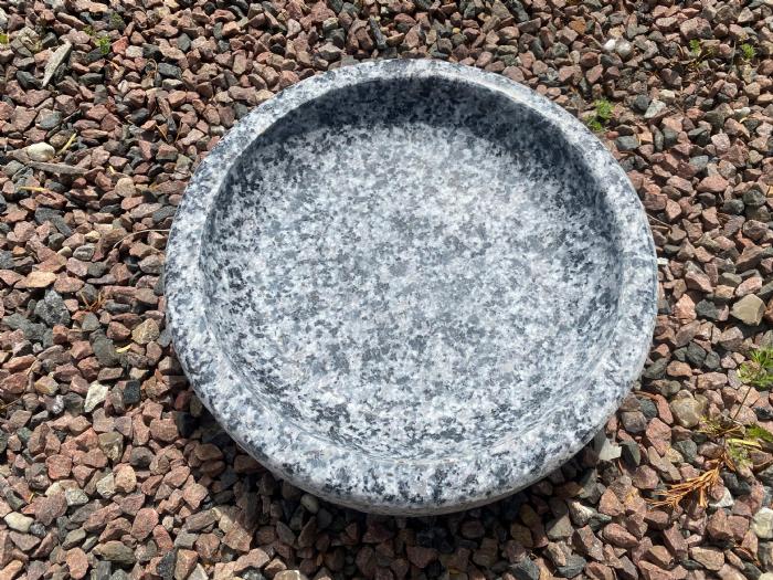 salg af Gråsort granit fuglebad Laura