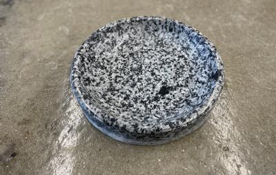 salg af Gråsort granit fuglebad Laura