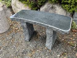 Bænk gråsort granit med poleret sæde
