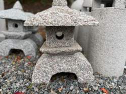 Lanterne granit japansk inspireret