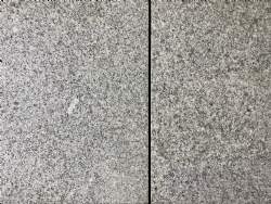 lysgrå granit flise