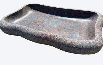 salg af Fuglebad Kira naturform rød granit