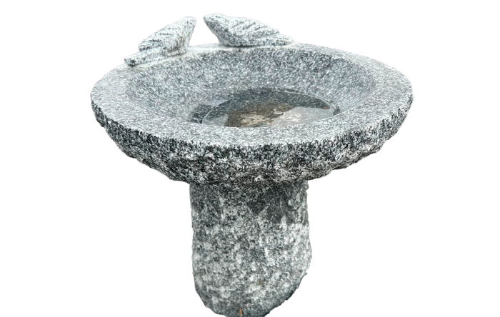 salg af Granitfuglebad på sokkel med fugle