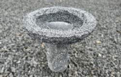 fuglebad gråsort granit