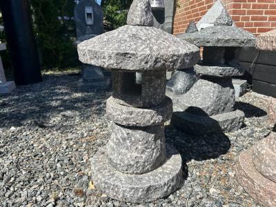 salg af Granitlampe Sree i indisk granit