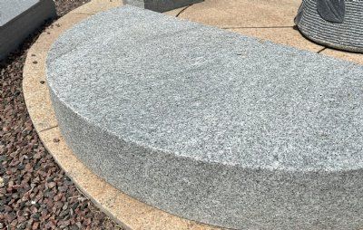 Trappetrin radius grå indisk granit