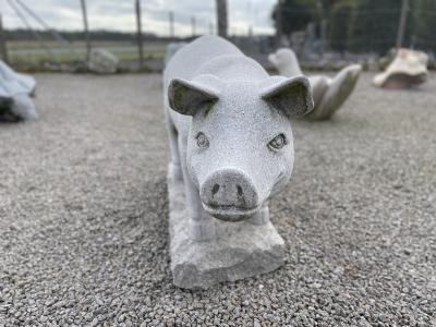salg af Gris på sokkel L140