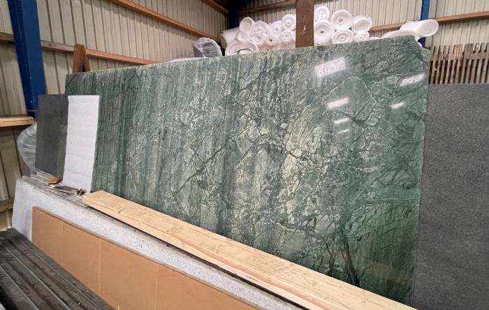 salg af Verde Guatemala marmor poleret