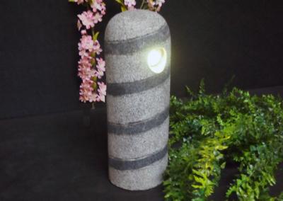 salg af Have- eller bedlampe i gråsort granitpullert