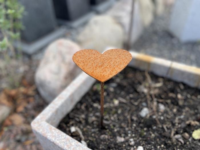 salg af Hjerte corten flad på pind lille