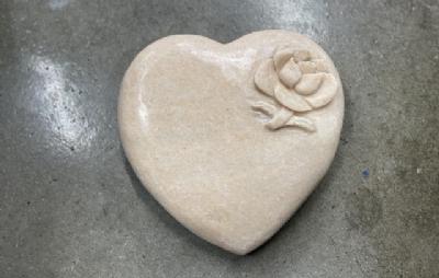 salg af Hjerte marmor med blomst