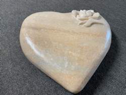 marmor hjerte til gravsted