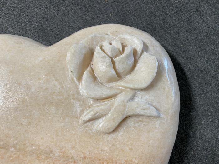 salg af Hjerte marmor med blomst