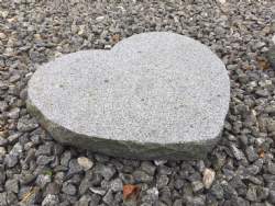 Hjerte trædesten mørkegrå granit