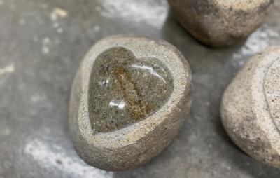 salg af Hjertesten natur enkelt 18x15x10 cm