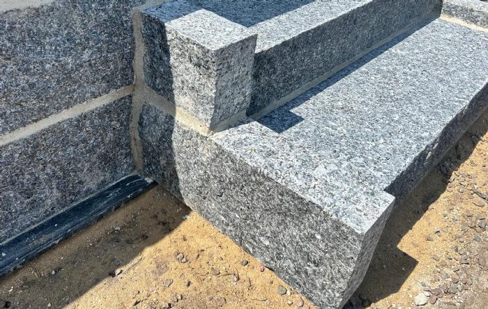 salg af Kantsten Larvikitt blå granit