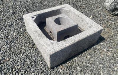 salg af Rød granit kar til vandsten