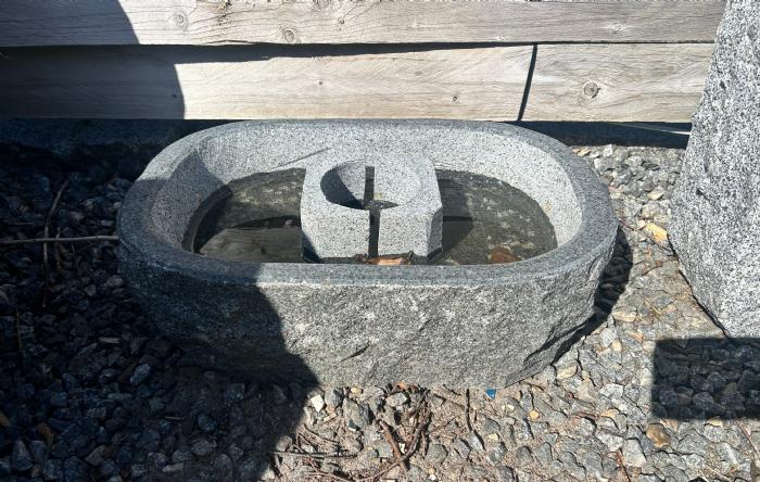 salg af Kar gråsort granit