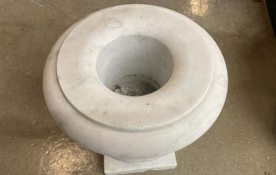 salg af Kirkegårdstilbehør hvid marmor.