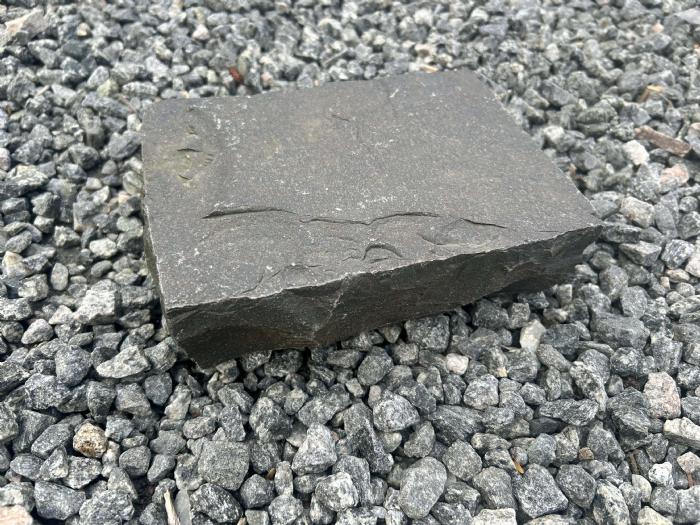salg af Klosterhvede sort basalt 20 x 15 x 6 kløvet