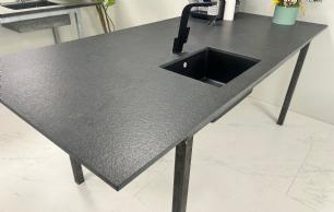 Køkkenø Nero Zimbabwe