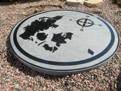 salg af Sort kompassten med Danmarks kort