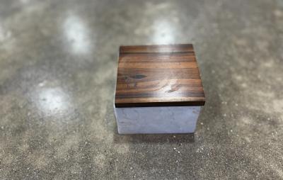 salg af Krukke natursten m. trælåg