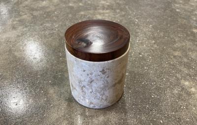 salg af Krukke natursten m. trælåg