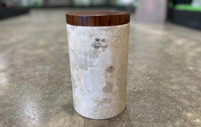 salg af Krukke natursten m. trælåg