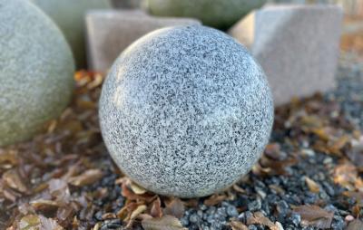 salg af Kugle poleret dia. 30 cm lysegrå