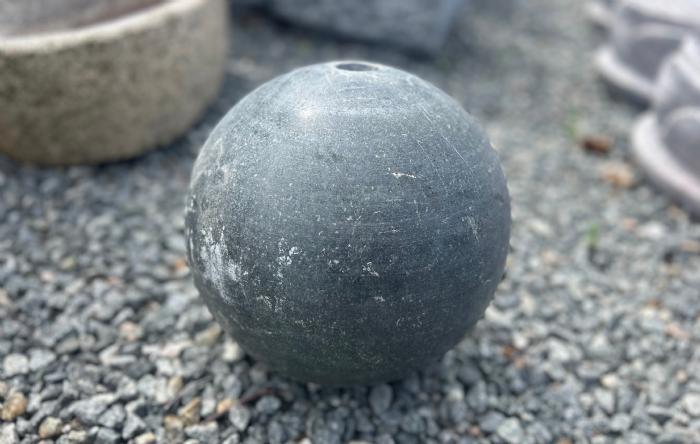 salg af Kugle vandsten sort slebet