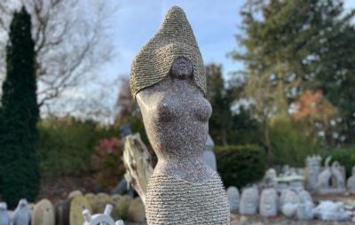 salg af Kvinde skulptur April H160cm