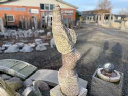 kvinde rød granit