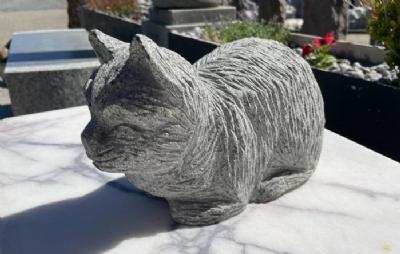 salg af Liggende kat i gråsort granit